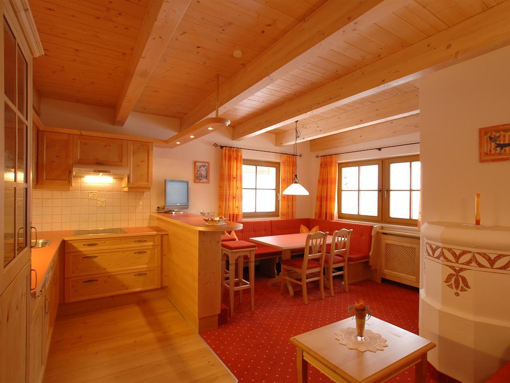 Hotel Garni Romantika Serfaus Quarto foto